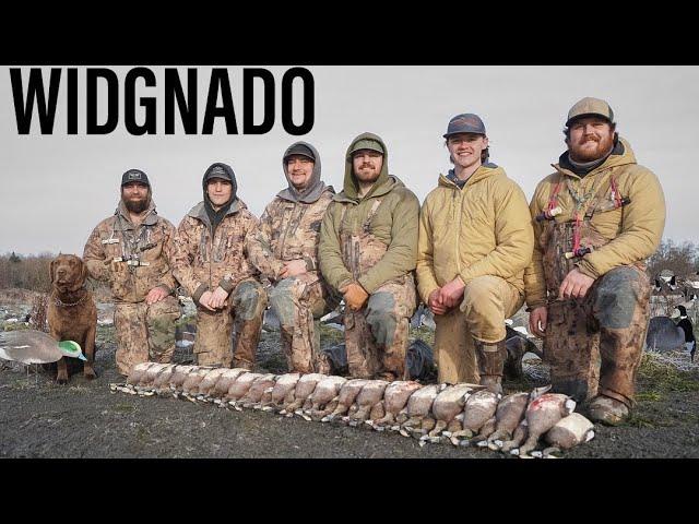 INSANE Wigeon Hunting In WA State (6 MAN LIMIT WIDGNADO)