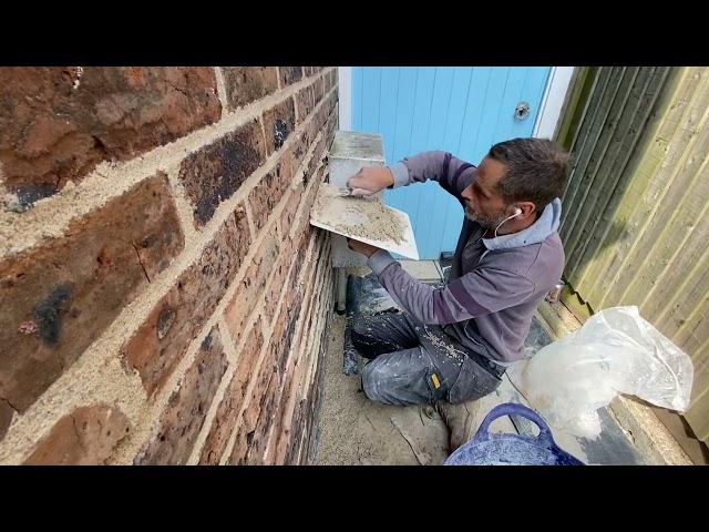 Repointing with the old bricklayer