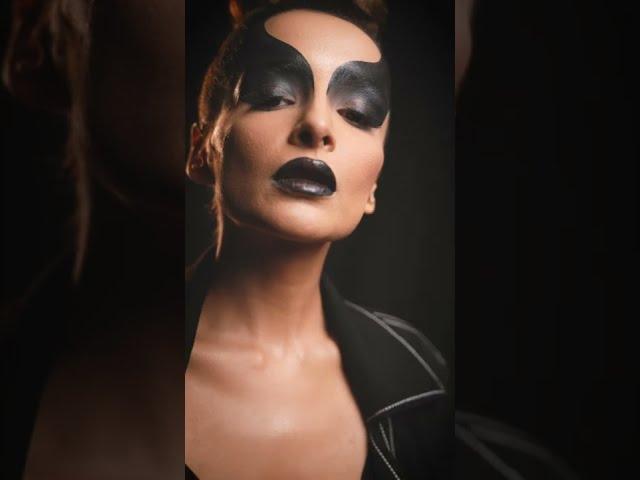 A look so stunning, cant help but flaunt it | Lakmé Academy powered by Aptech