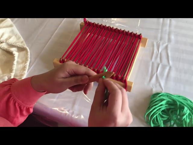 Tsi ní:yoht ahsa’arón:ni (How to weave with weaving board) Part 1