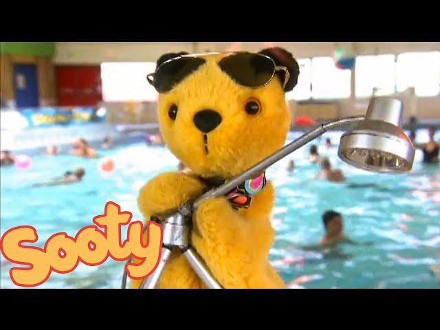 Splashy Water Fun with Sooty and Sweep!  | TV Shows for Kids | The Sooty Show