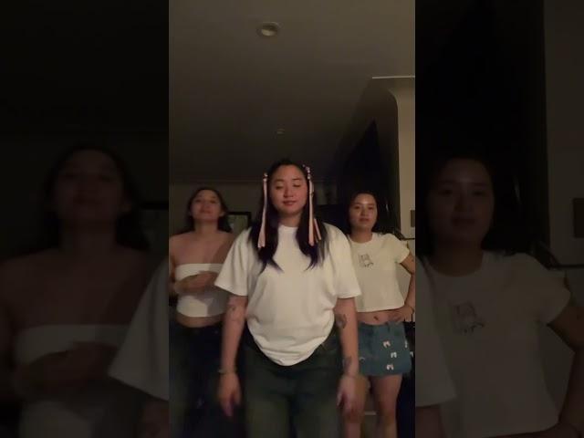 How do you pop?!?! (Dc: niana Guerrero) #dance #trend #tiktok #triplets #shorts