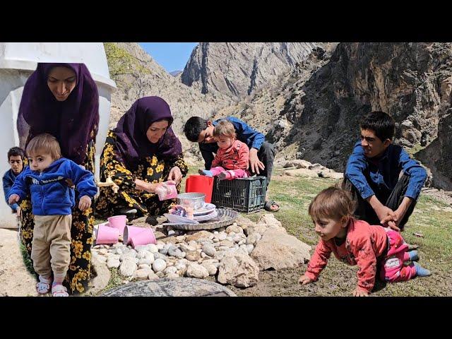 **Nomadic Life in Nature: Local Breakfast, Childlike Joy, and Memorable Moments**