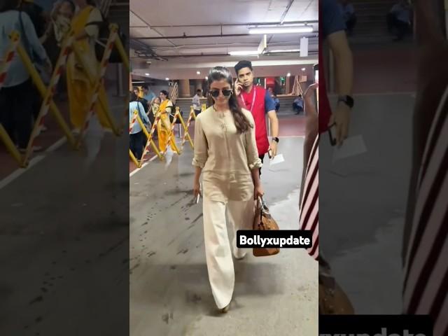 Samantha prabhu spotted at Mumbai Airport ️️