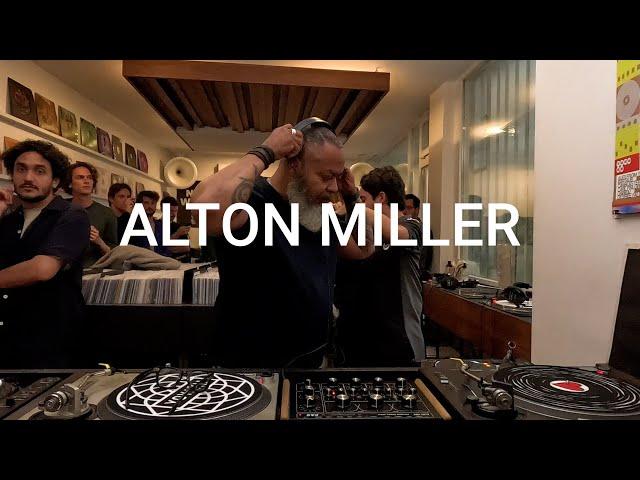 Yoyaku instore session with Alton Miller