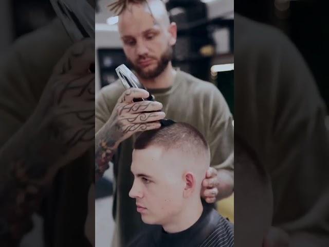 #barber #barbershop #haircut #hairstyletutorial #fade #hairstyle #barberlife #hair #menshair