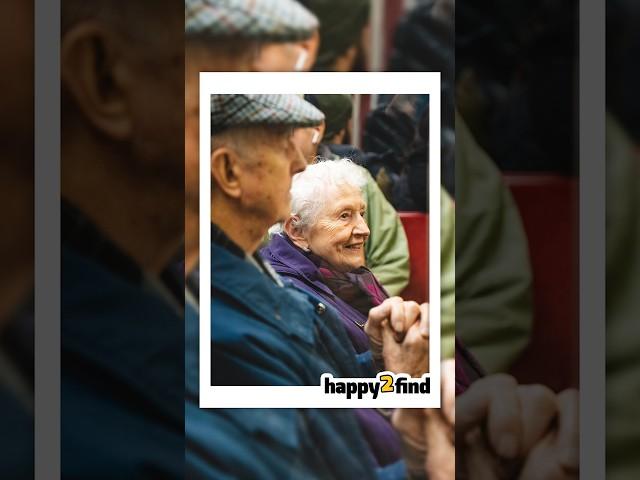 Forever lasting memories #wholesome #candidphoto #subwayart #happiness #happy2find #streetphoto
