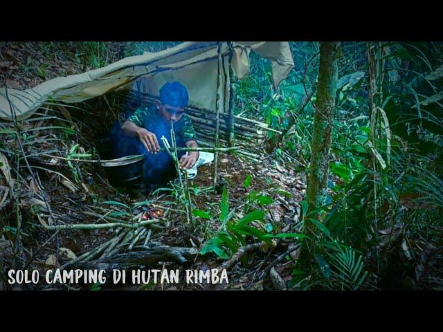 Solo camping di hutan rimba | membuat tenda sederhana