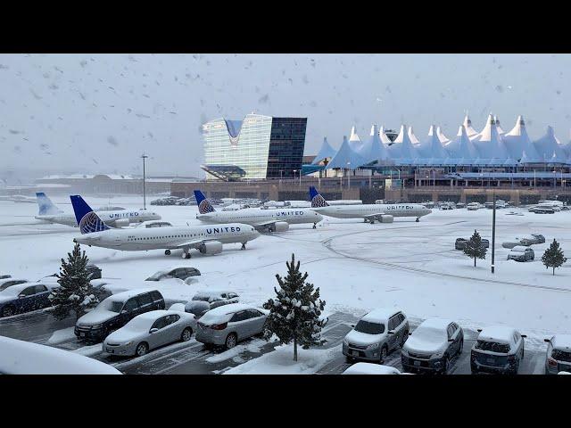 Today Colorado, USA froze! First major snowstorm buries Denver airport