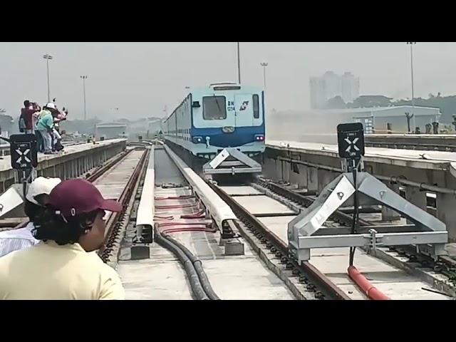 Kolkata metro rake dashes in to buffer while conducting emergency Braking test at Joka Depot.