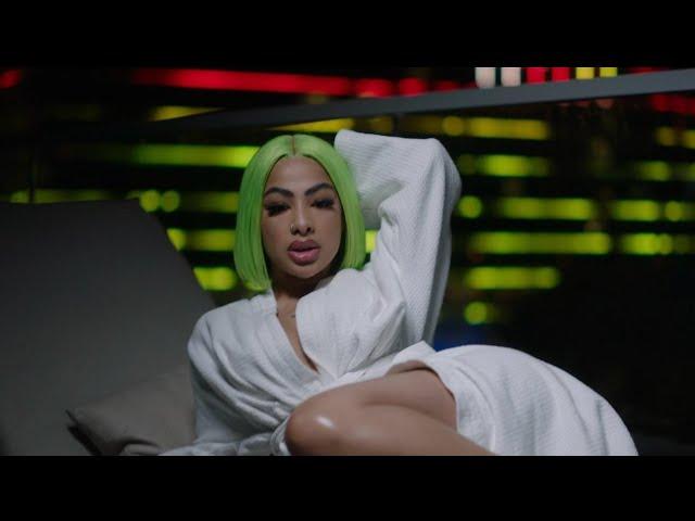 Yailin La Mas Viral - Bad Bxtch (Video Oficial)