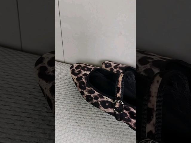 레오파드 플랫슈즈 디테일
