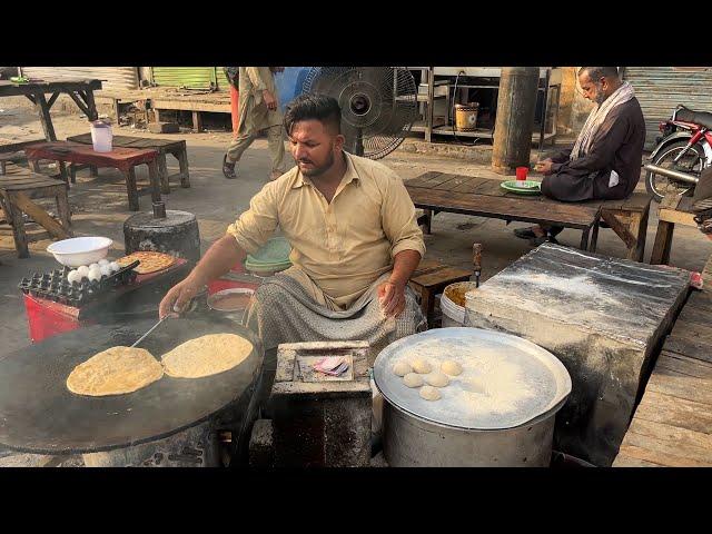 24 HOURS AVAILABLE PAHALWAN SAAG MAKHAN WITH ALOO PARATHA | FUNTASTIC DESI STREET FOOD IN LAHORE