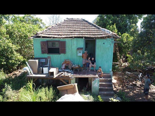 THEY ARE RETURNING TO THE HOMES DESTROYED BY THE FLOOD BECAUSE THEY HAVE NOWHERE TO GO!