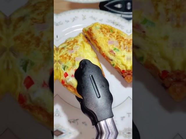 Master the art of fluffy omelettes with this amazing maker! #omelette