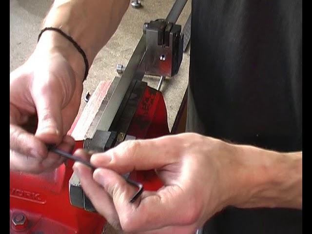 Pásová pila - Seřízení vodících kostek pásové pily Pilous. Guiding head setting - Pilous bandsaw