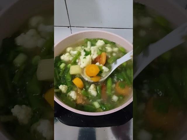 Let's make a healthy dish  #veggiesoup #indonesianfood #sayursop #healthy #sayur #veggies