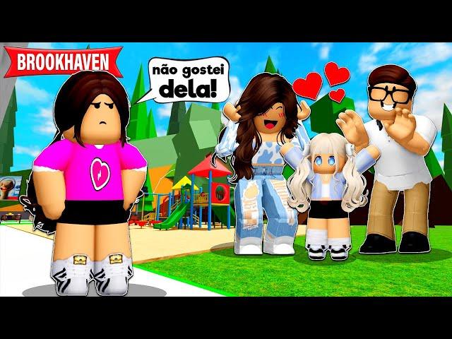 A ÓRFÃ FOI ADOTADA PELOS MEUS PAIS E EU FIQUEI COM CIÚMES | Historinhas Brookhaven Roblox