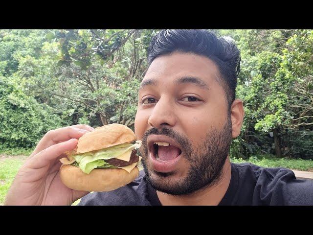 Trying out a PLANT based Burger