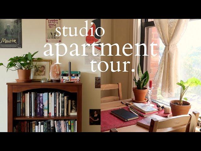 studio apartment tour // cozy, bookish, plants, dark academia