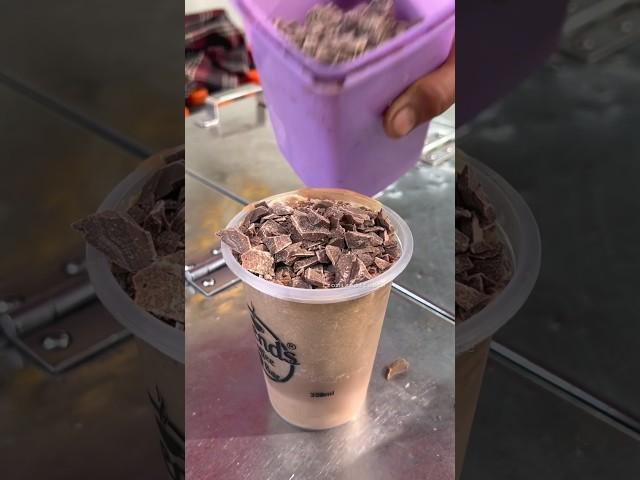 Most Chocolatey Cold Coffee of Ahmedabad #chocolate #coffee #shortvideo #shorts #promiseoftaste