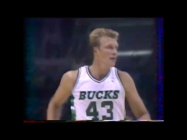 Jack Sikma on fire vs rookie David Robinson in 1989