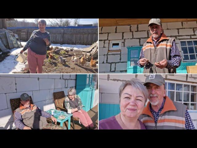 НЕ ПУСТИЛА ЛЁШИКА В ГОРОД , НАКОРМИЛИ КУРОЧЕК ВКУСНЯШКАМИ И НАСЛАЖДАЛИСЬ КОФЕ С ВИДОМ.