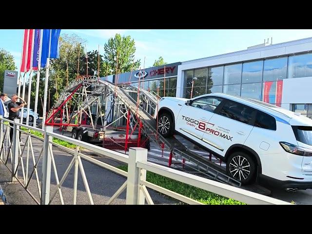 Chery Tiggo 8 Pro Max на эстакаде)