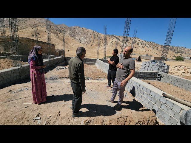 Workers Seeking Wages: Can Umm al-Binin and his father solve the problem?