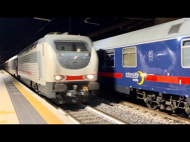 SORPASSO TRA INTERCITY NOTTE ALLA STAZIONE DI PESARO!