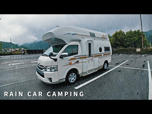 [Rainy car camping trip] First time camping in a 10-year-old, used camper van with 100,000 km on ...