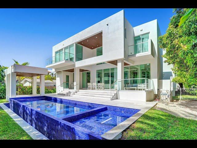 200 Buttonwood Dr, Key Biscayne, FL 33149