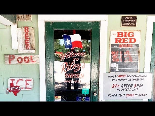 The Texas Bucket List - Riley's Tavern in Hunter