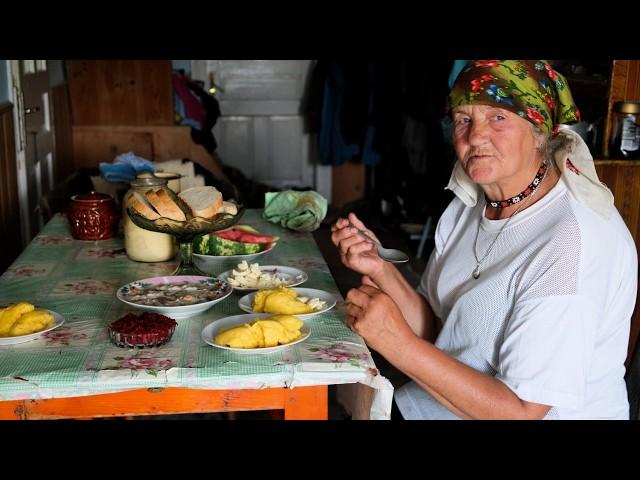 The Secret to a Happy Old Age of an Elderly Couple in a Remote Mountain Village