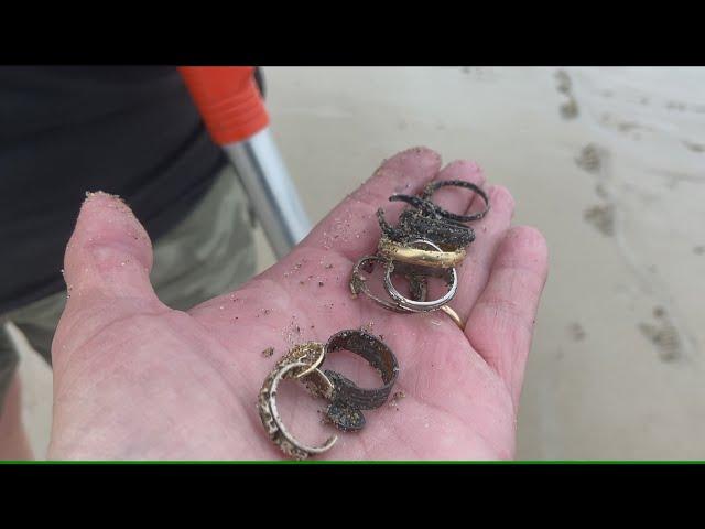 Beach Metal Detecting New Hampshire GOLD! GOLD! GOLD!