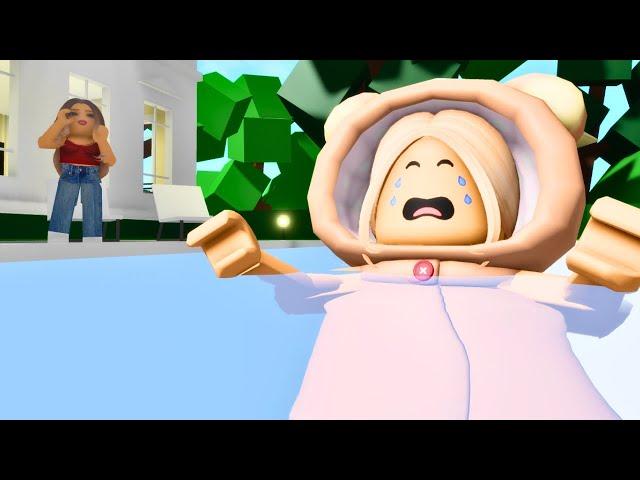 THE CREEPY EVIL BABYSITTER TRIED TO KILL ME!! ROBLOX MOVIE (CoxoSparkle)