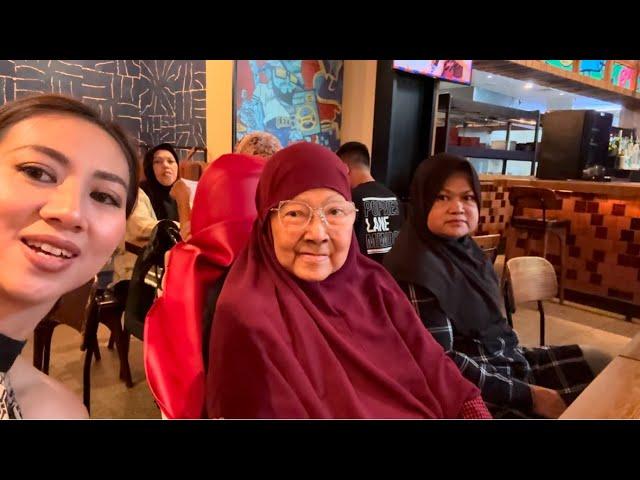 AJAK BUNDA MAKAN SIANG BARENG KELUARGA