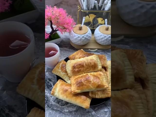 слойка с калбасой и сыром #завтракдлялюбимых #быстро#завтракизтрехингридиентов