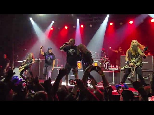 Metallica joins "Pantera" on stage for Walk at surprise small club gig - Minneapolis - 2024