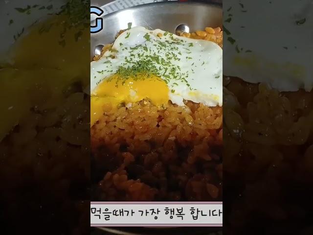 [일상vlog]만화카페가서베이컨김치볶음밥먹고크림베이컨파스타먹고아이스크림먹은브이로그