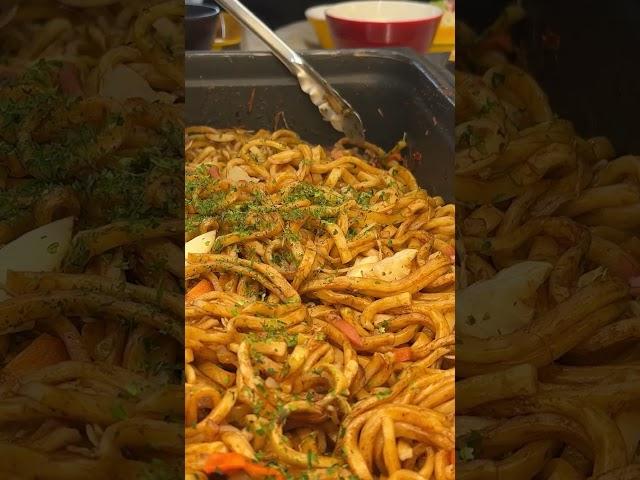 600 High School Girls Destroy their School's Friday Lunch Buffet!