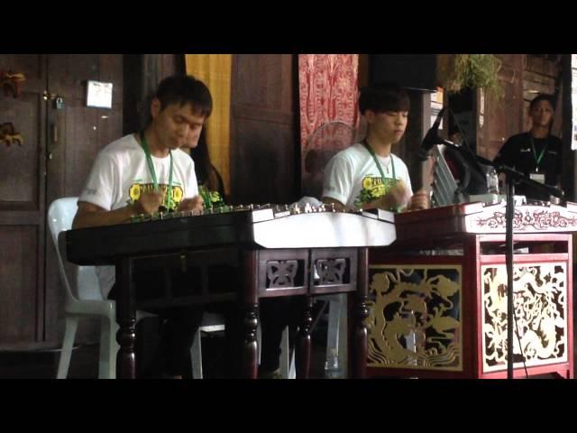 Ho Khong Wee and Eugene Yip on the Dulcimers at the RWMF 2015