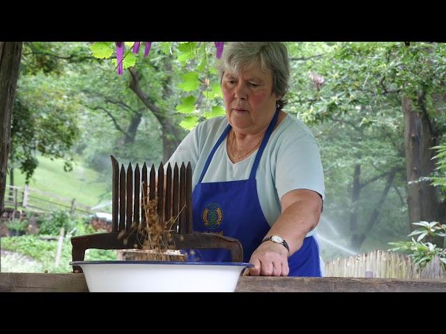 Flachs verarbeiten mit "Südtiroler Bäuerinnen. Aus unserer Hand"