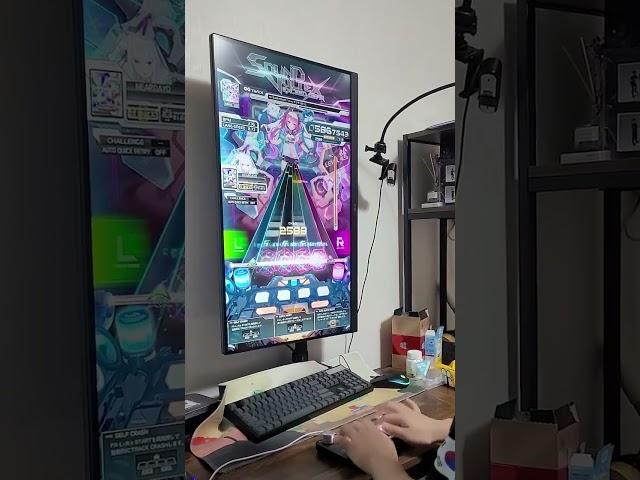 Current Best Player in SDVX Plays the Hardest Song With Mini controller