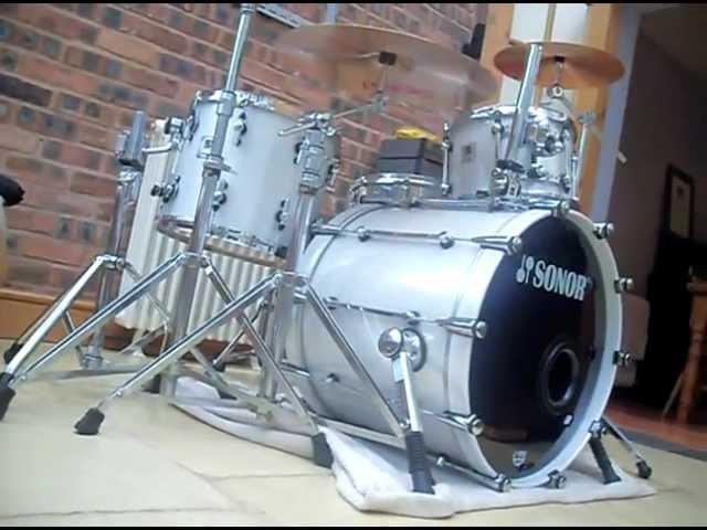 Sonor Designer drums with Paiste 2002 cymbals