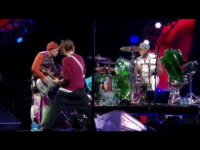 RED HOT CHILI PEPPERS - Dark Necessities (Live)