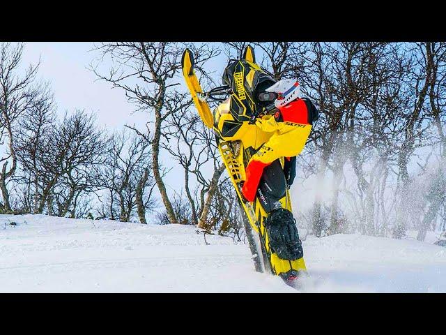 EXTREME SNOWMOBILING FAILS & WINS 2022