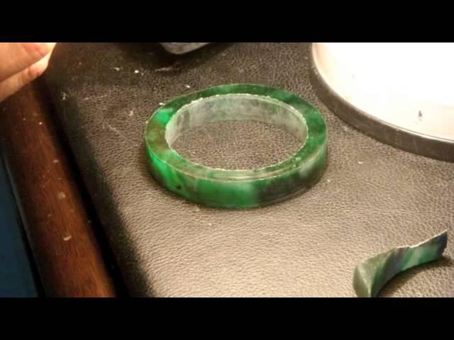 絕種老坑翡翠玉鐲- Old Mine Burmese Jadeite