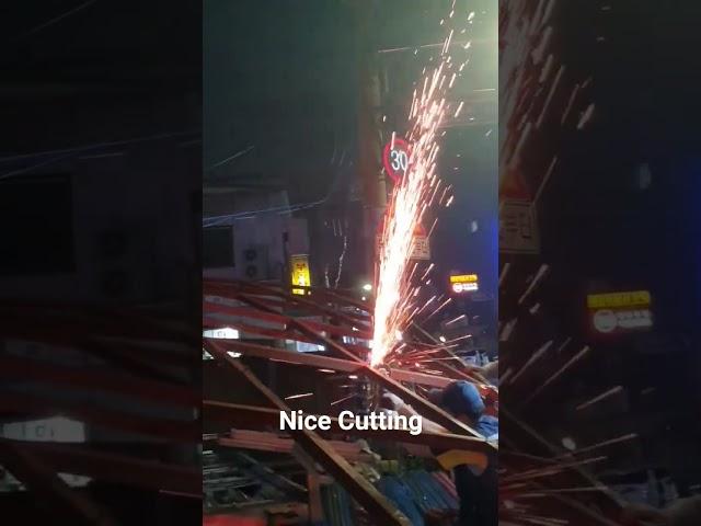 Nice Cutting. #korea #korean #cutting #fireworks #naturalfire #workers #cuttingskills