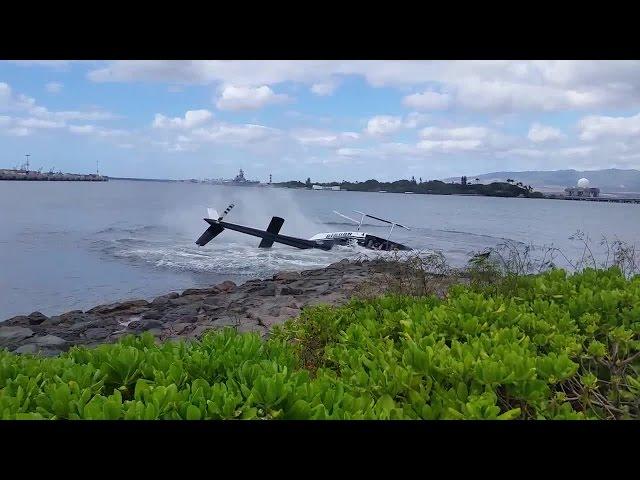 Helicopter crashes in Hawaii (Courtesy mrmotofy)